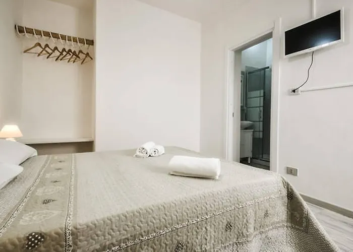 Гостевой дом Charming Hideaway Self Check-in - Accesso Autonomo 3*